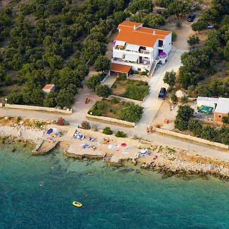 Apartments By The Sea Mandre, Pag - 6284 콜란 외부 사진