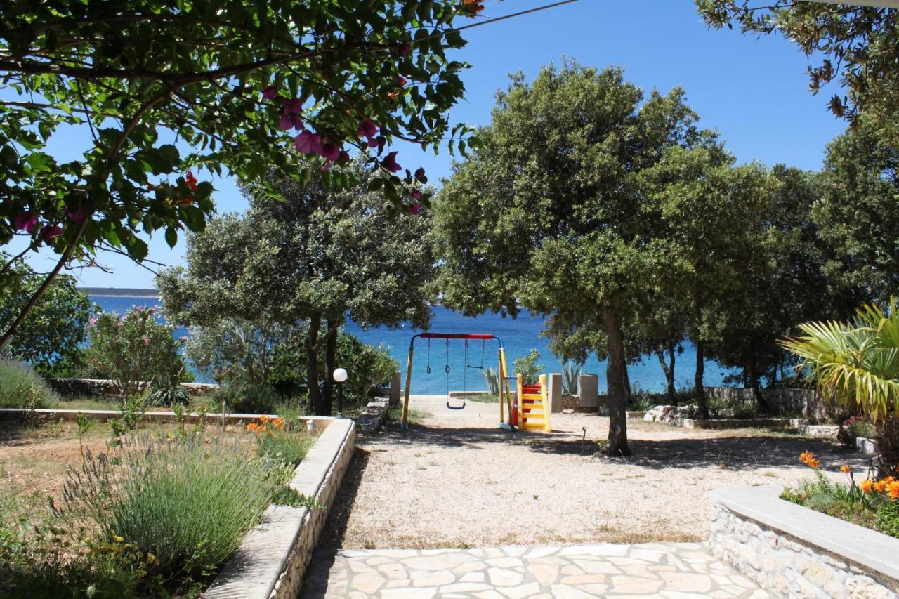 Apartments By The Sea Mandre, Pag - 6284 콜란 외부 사진