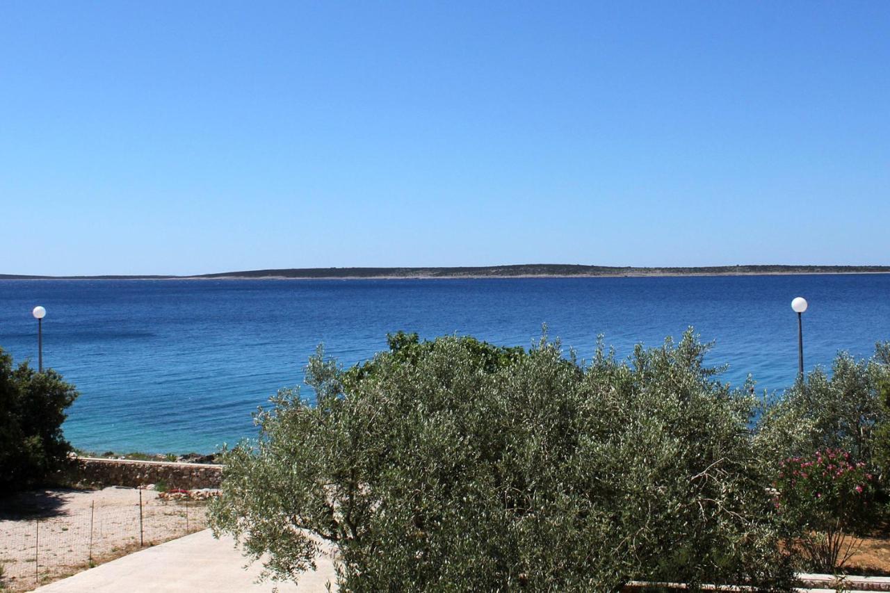 Apartments By The Sea Mandre, Pag - 6284 콜란 외부 사진