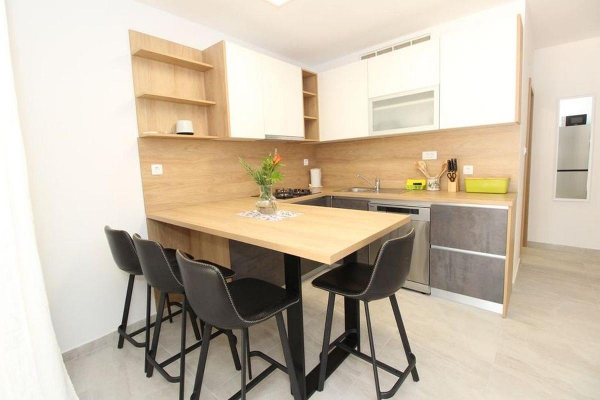 Apartments By The Sea Mandre, Pag - 6284 콜란 외부 사진