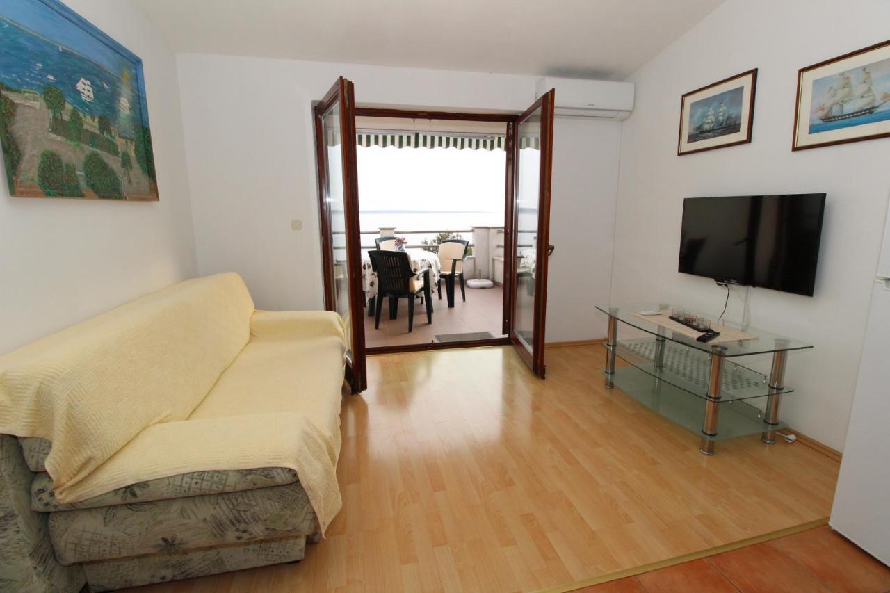 Apartments By The Sea Mandre, Pag - 6284 콜란 외부 사진